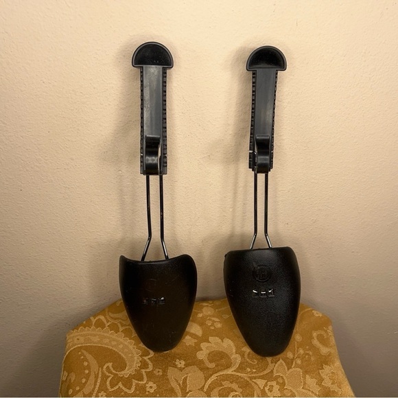 MENS BLACK SHOE STRETCHERS PLASTIC RETRO SHOE GEAR - Picture 5 of 6